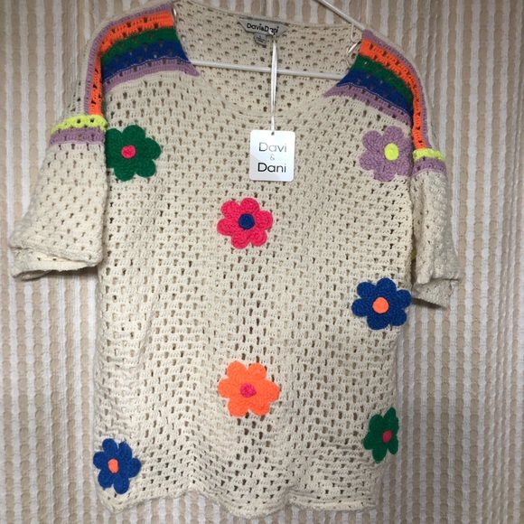 DAVI & DANI Sweaters - DAVI & DANI cream floral sweater